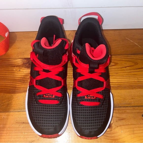 Nike Kids' Grade School Lebron
Witness 7 - Basketball Shoes - Red/Black - Picture 1 of 5